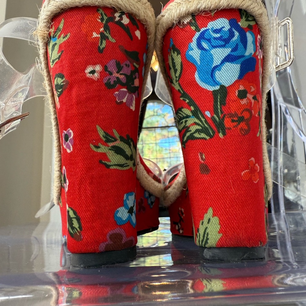 Cherry 🍒 Red Privileged Red Floral Wedge Sandals size 6 - Picture 7 of 14